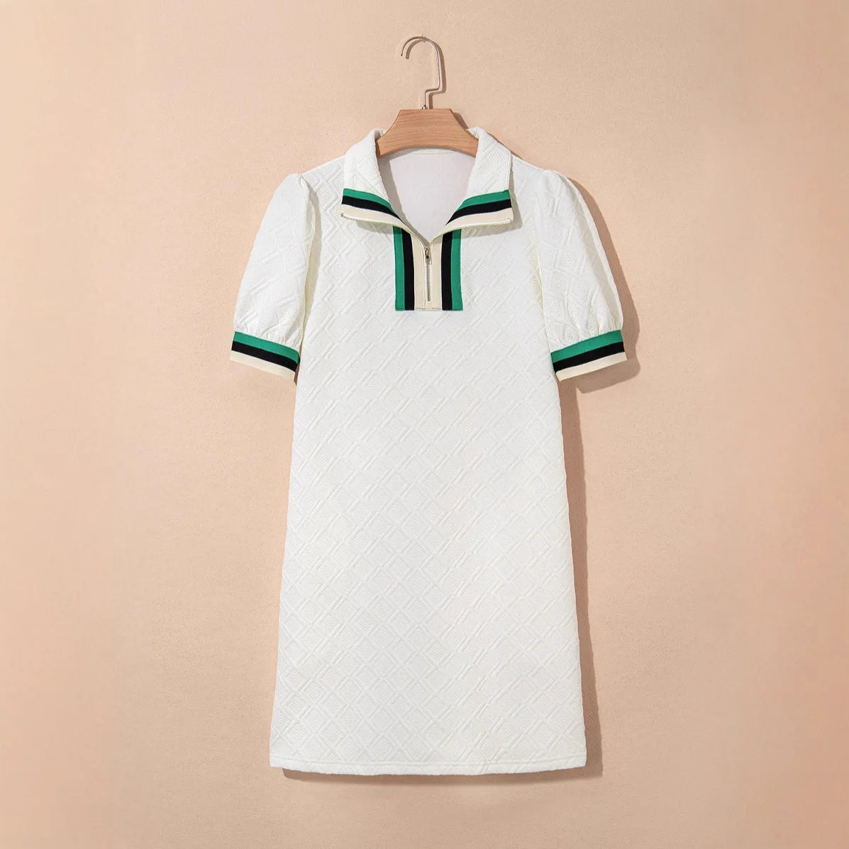 Robe Courte Brodée Manches Lanterne