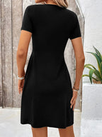 Robe Courte Col V Taille Drapée