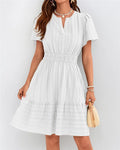 Robe Courte Plissée Col V Manches Bouffantes